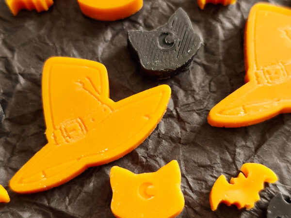 Cats, Bats and Witchy Hats